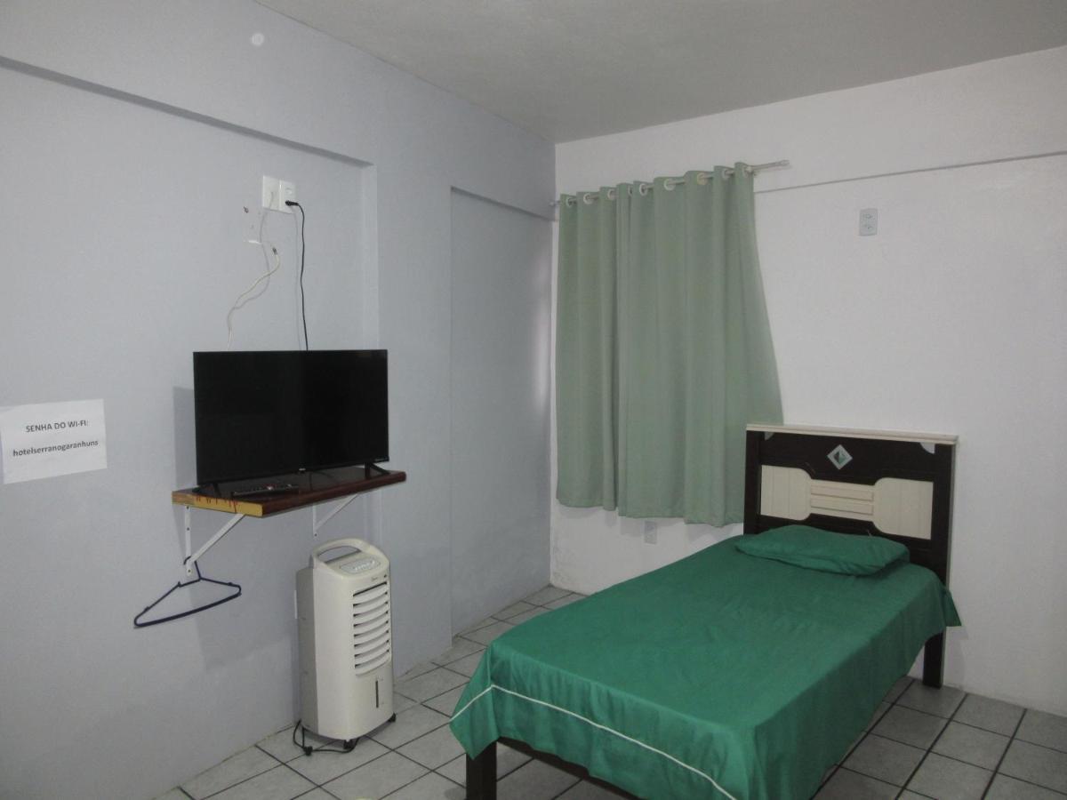 Hotel Serrano 加拉尼温斯 外观 照片